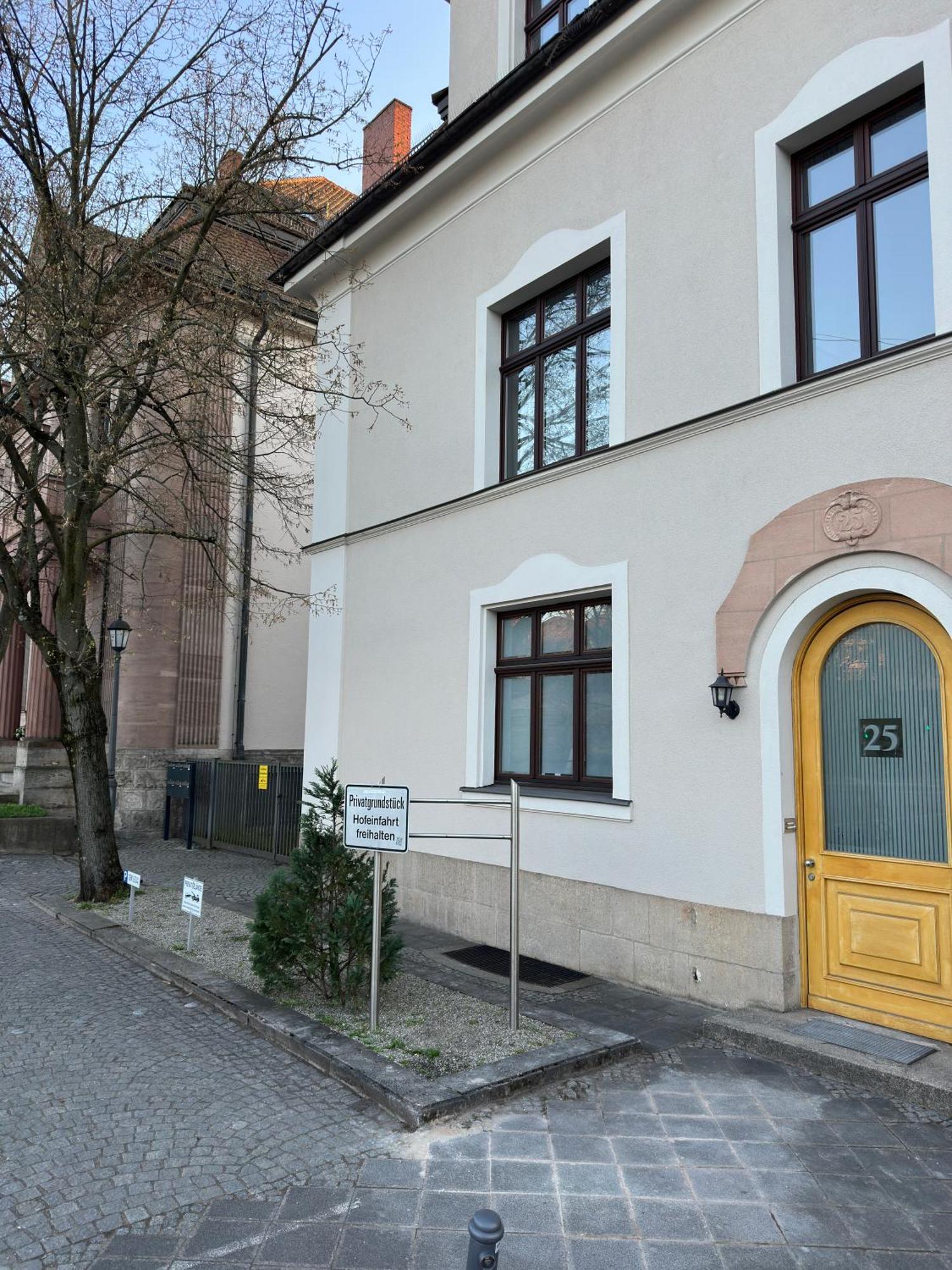 Rosenau In Herzens Apartment *